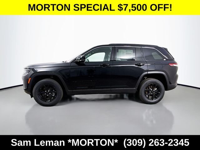 New 2026 Diamond Black Crystal Pearl-Coat Exterior Paint Jeep Altitude image 4