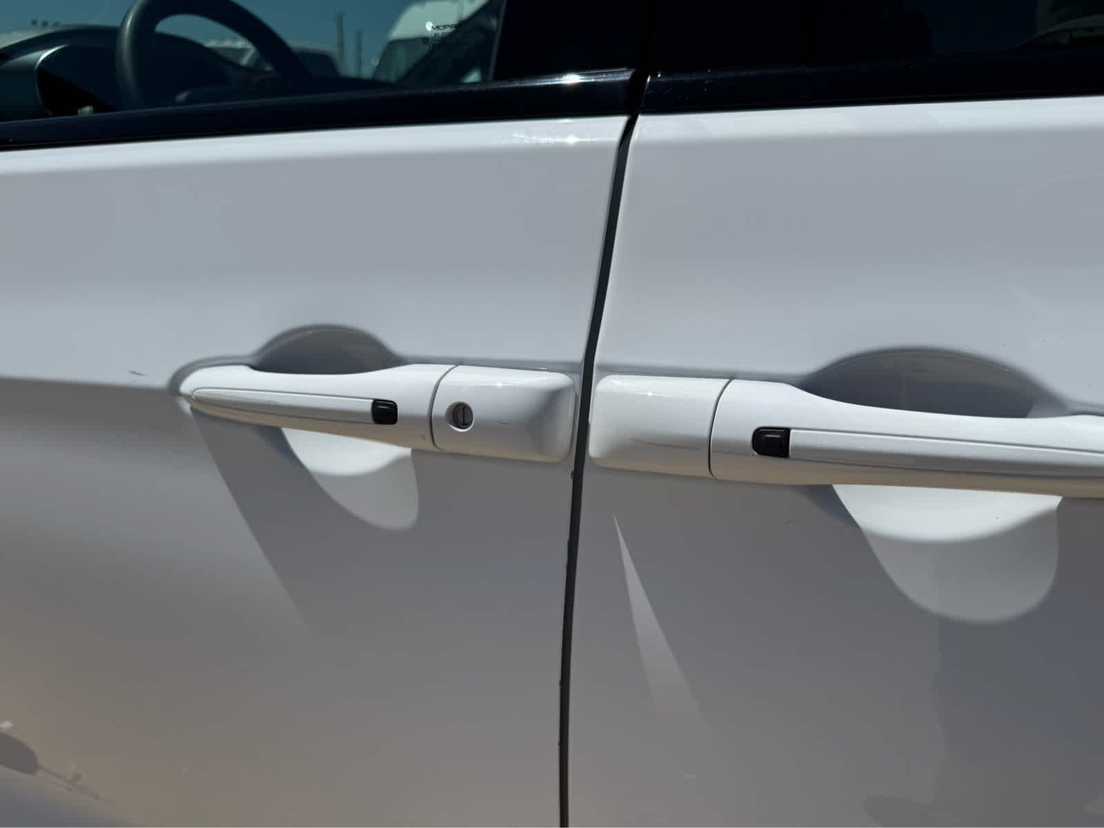 Used 2025 Bright White Clearcoat Chrysler Limited image 19