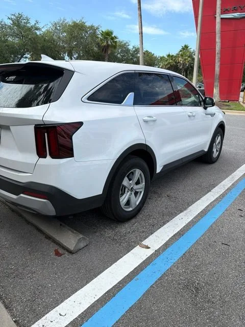 Used 2025 White Pearl Kia LX image 2