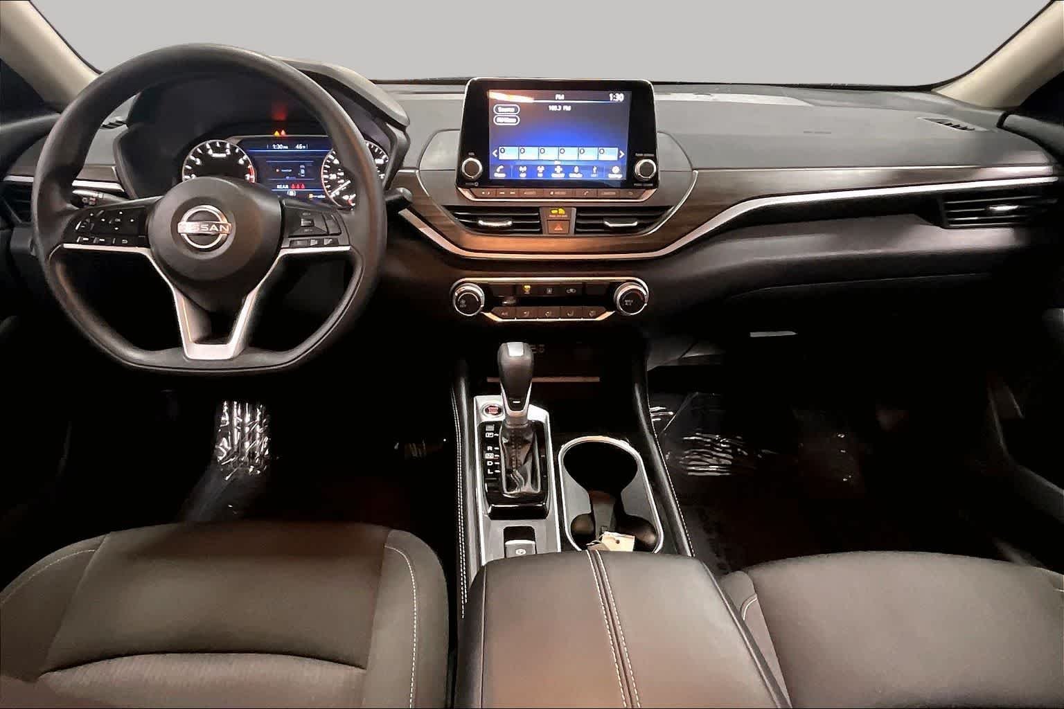 Used 2023 Pearl White Tricoat Nissan 2.5 SV image 15