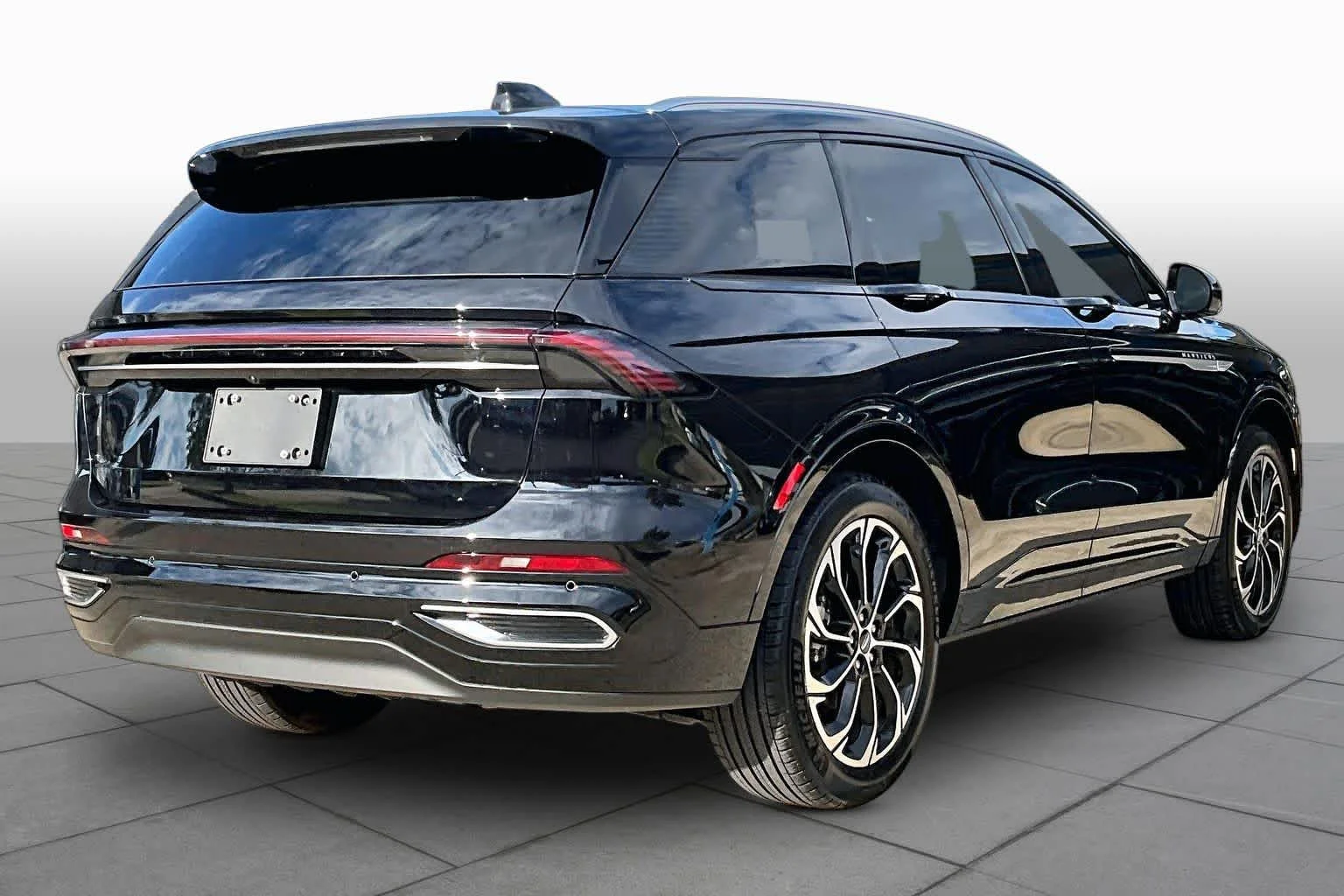 Used 2025 Infinite Black Metallic Clearcoat Lincoln Reserve image 13