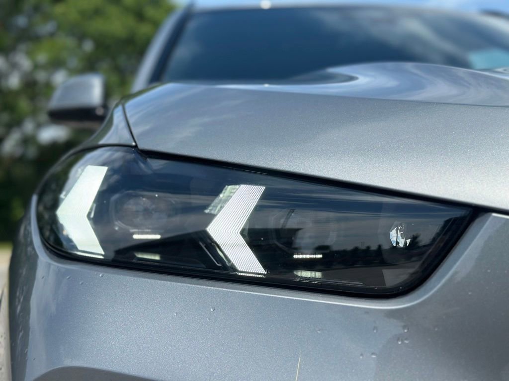 New 2026 Skyscraper Grey Metallic BMW xDrive50e image 10