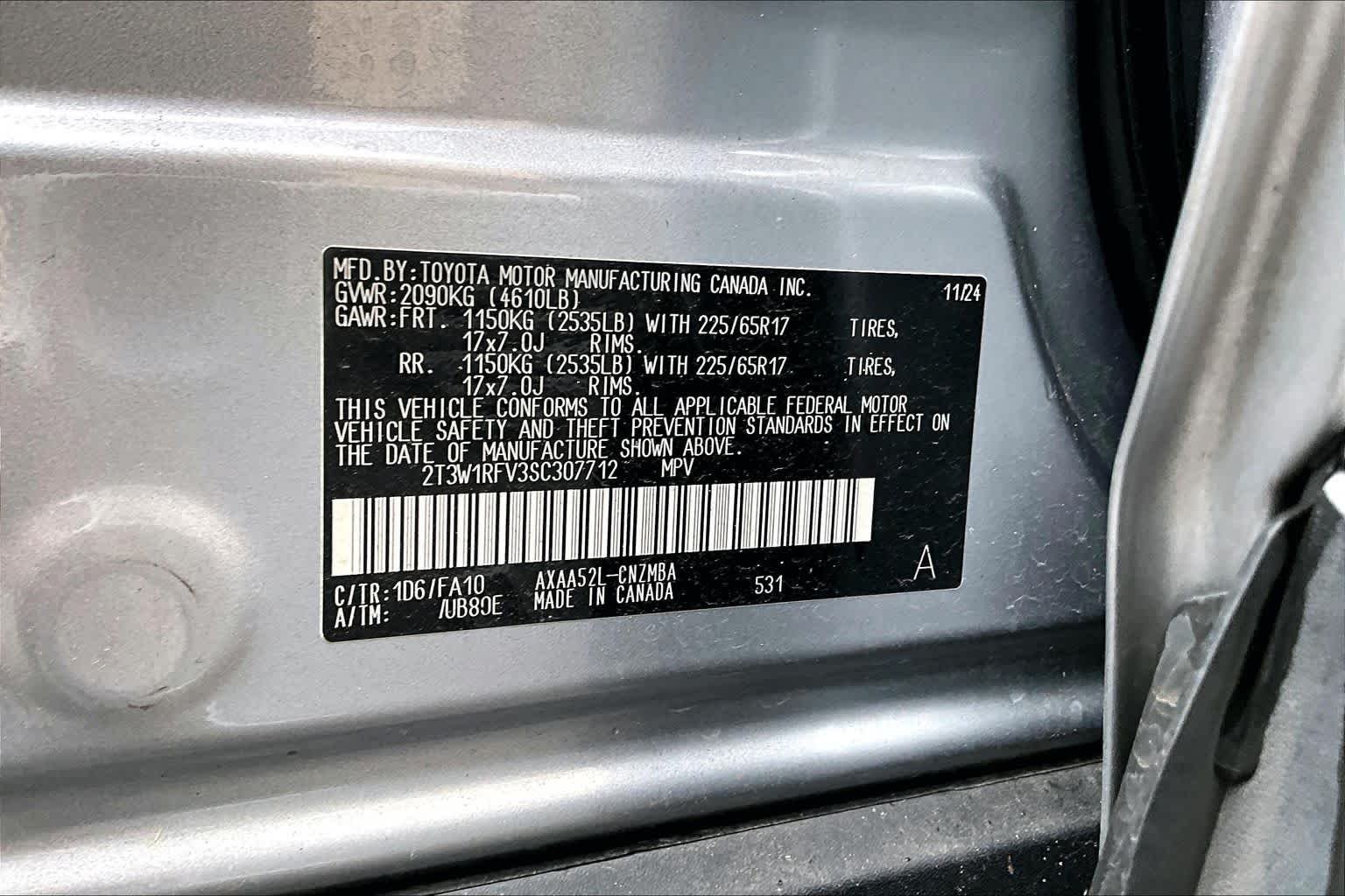 Used 2025 Silver Sky Metallic Toyota XLE image 34