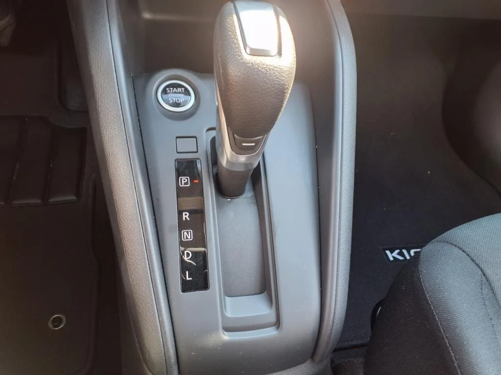 2025 Nissan KICKS PLAY Base - Photo 24