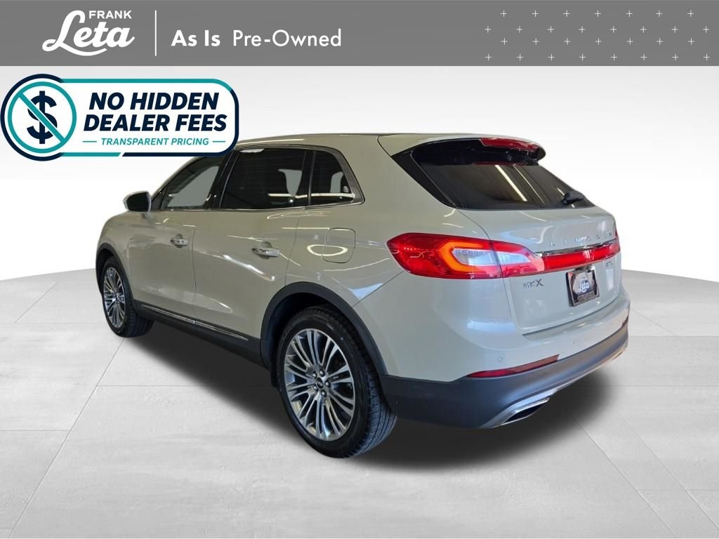 Used 2016 Platinum Dune Metallic Tri-Coat Lincoln  image 4