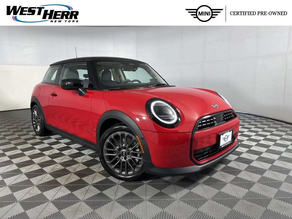 2025 MINI Hardtop Cooper S Signature's photo
