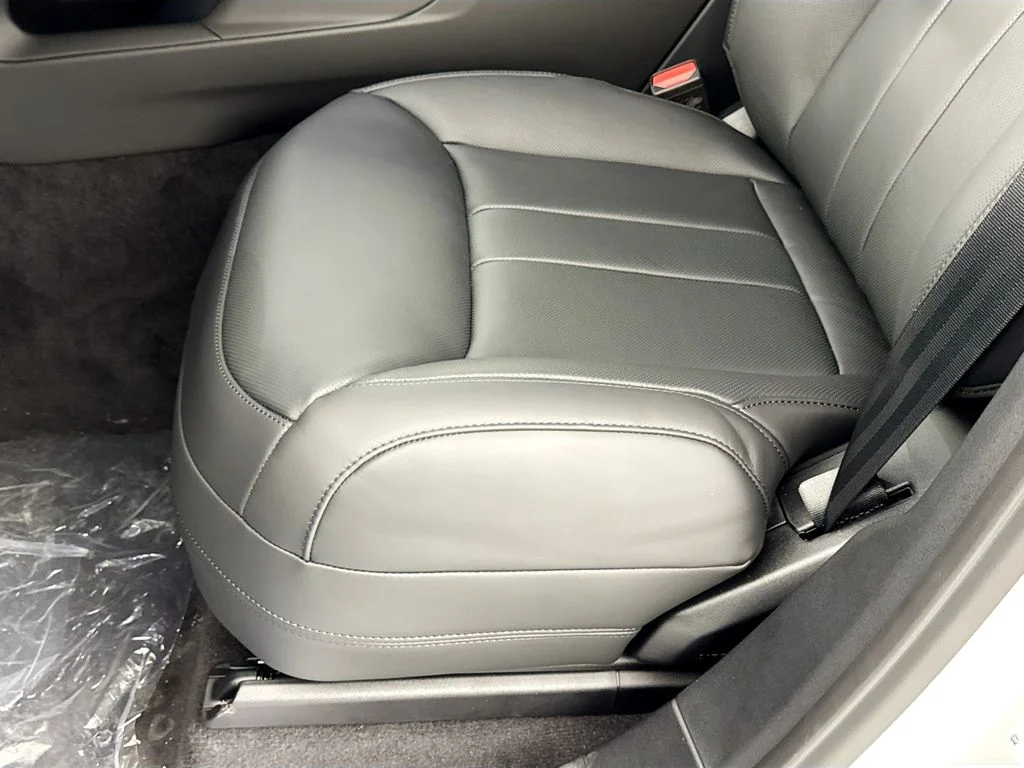 New 2026 Borasco Grey Land Rover SE image 20
