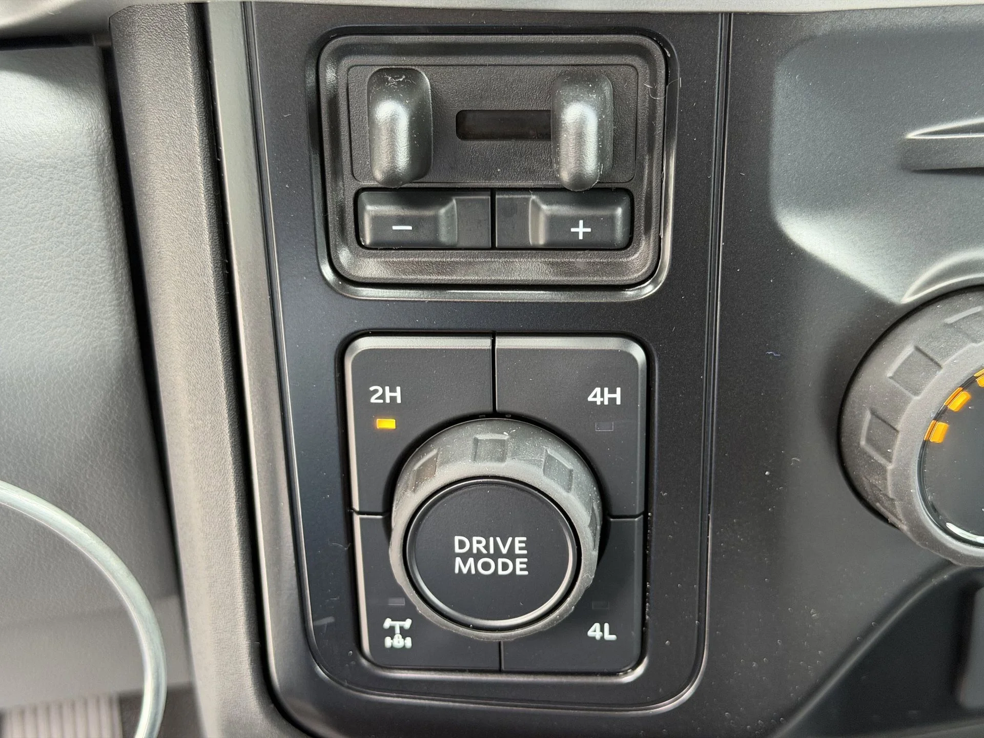 New 2026 Oxford White Ford F-250® XL image 9