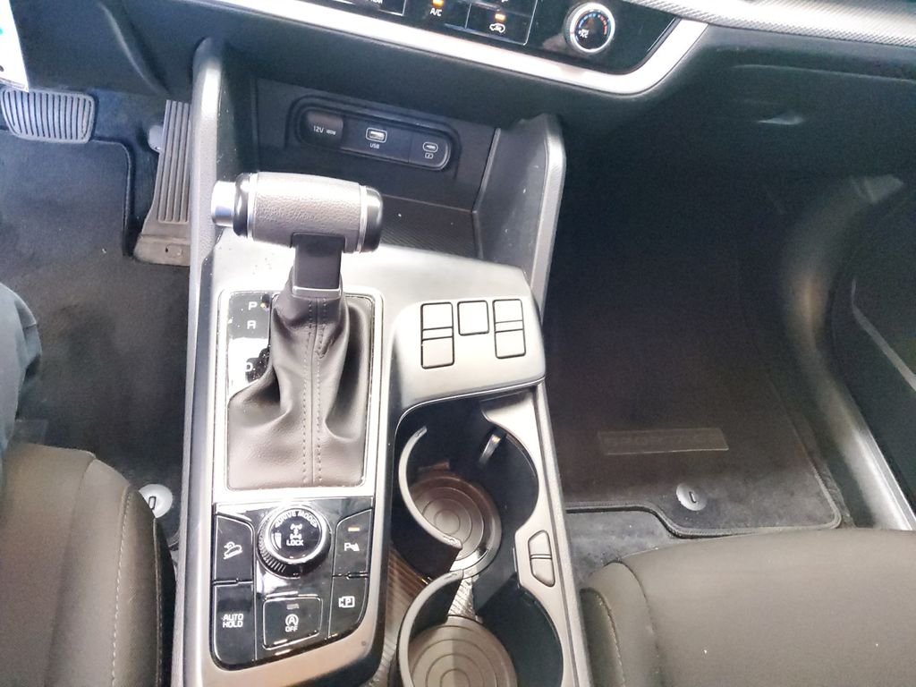 Used 2023 White Kia LX image 28
