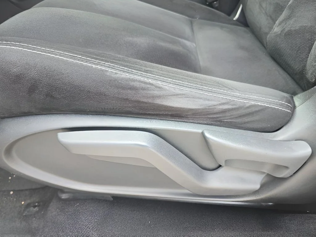 Used 2019 Cayenne Red Pearl Metallic Nissan S image 25