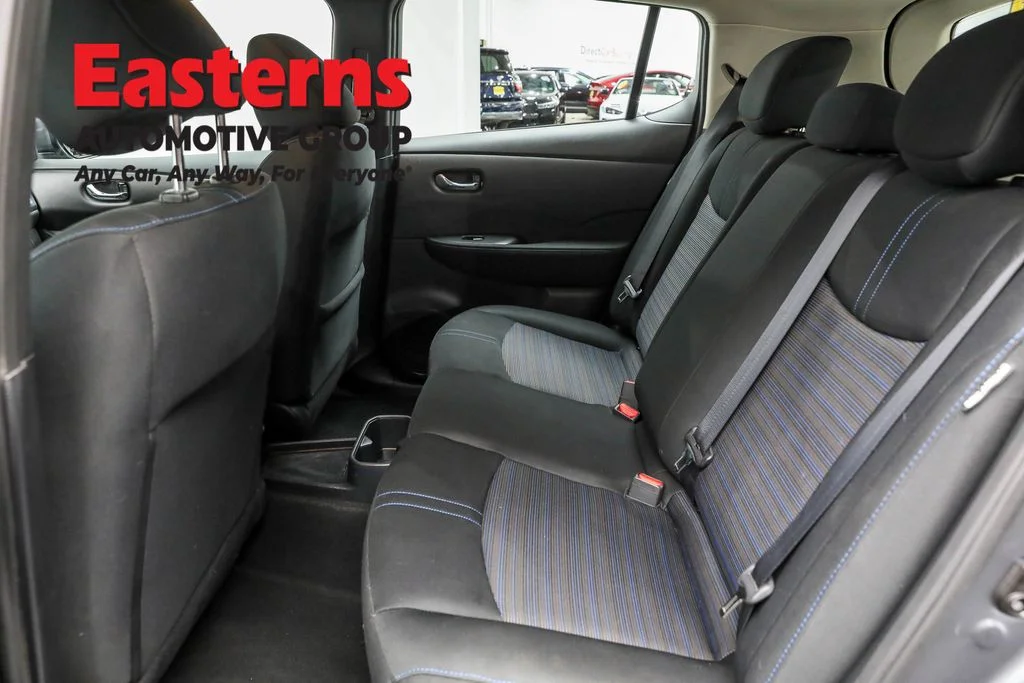 Used 2023 Gray Nissan S image 21