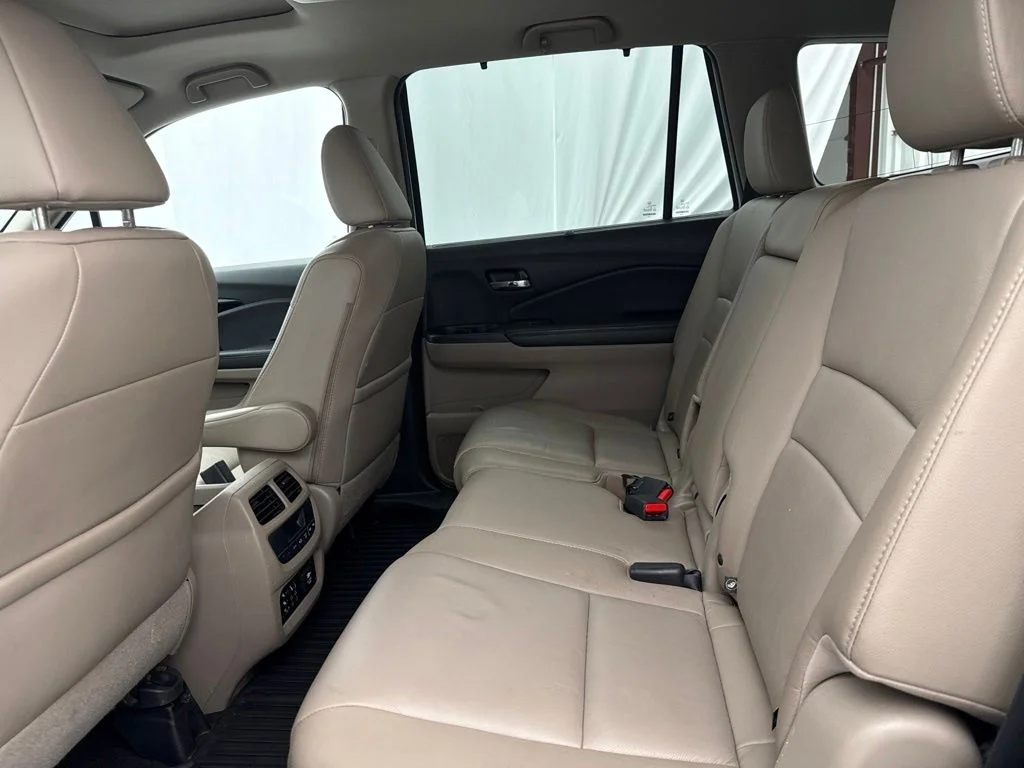 Used 2016 White Honda Touring image 16