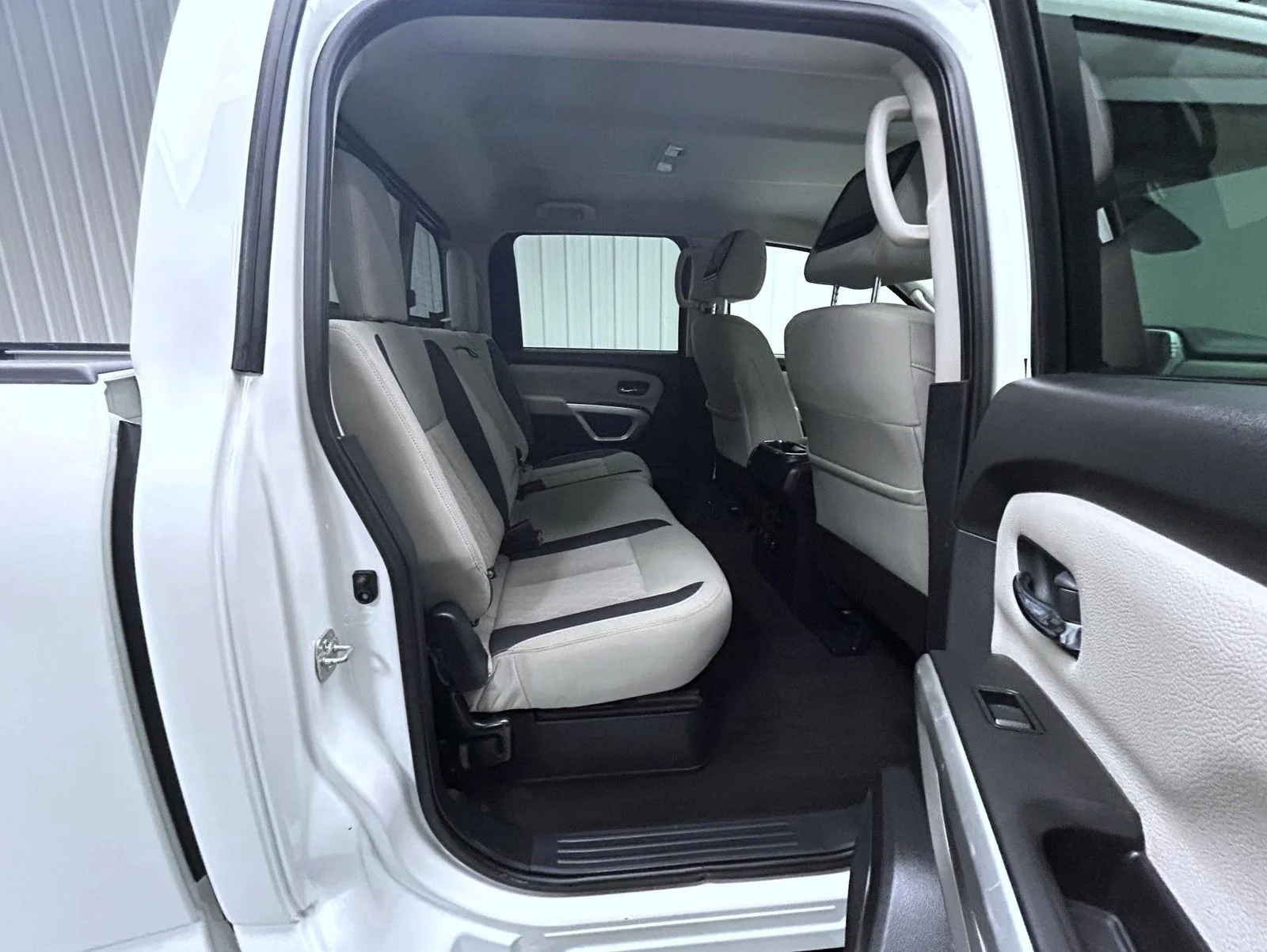 Used 2021 White Nissan SV image 18