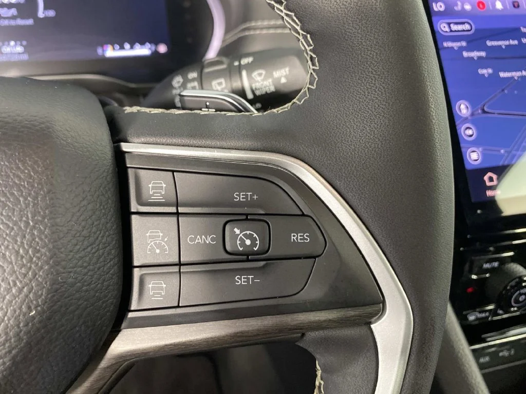 Used 2024 Diamond Black Jeep Limited image 16