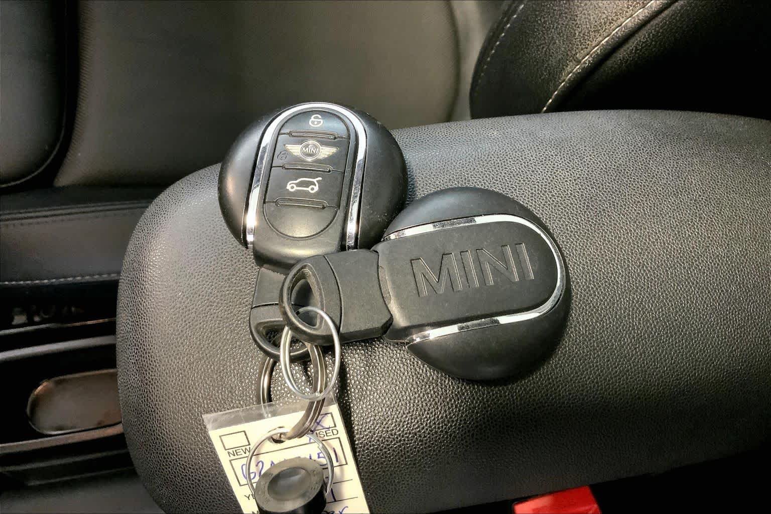 Used 2016 Thunder Grey Metallic MINI S image 14