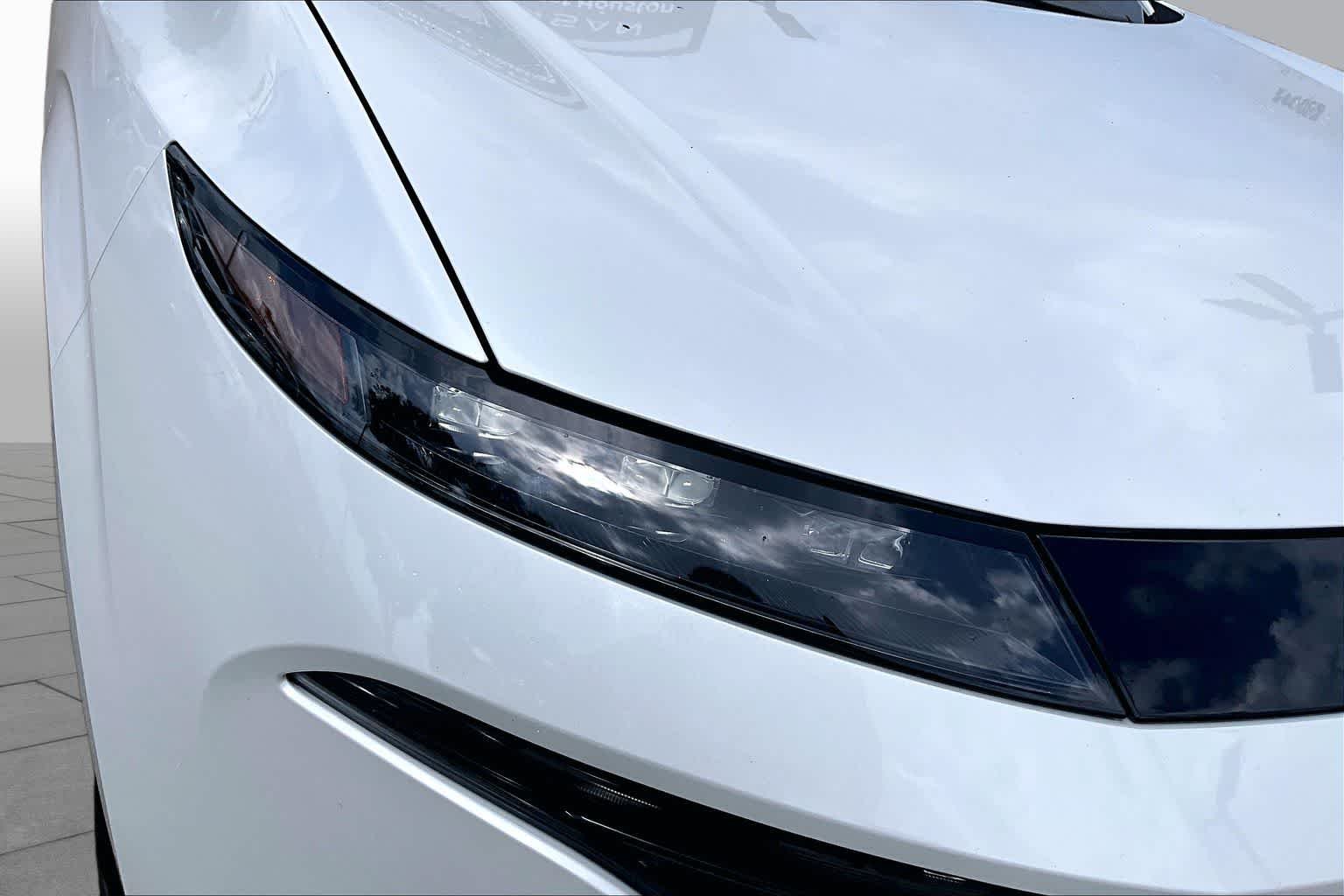Used 2025 Everest White Pearl Tricoat Nissan SL image 26