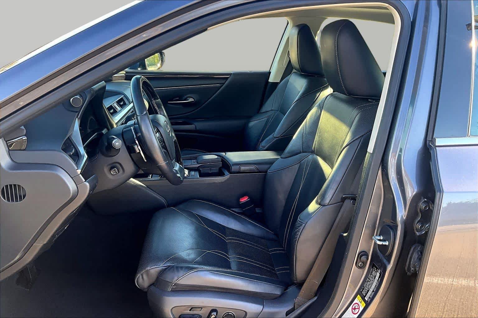 Used 2019 Nebula Gray Pearl Lexus Luxury image 8