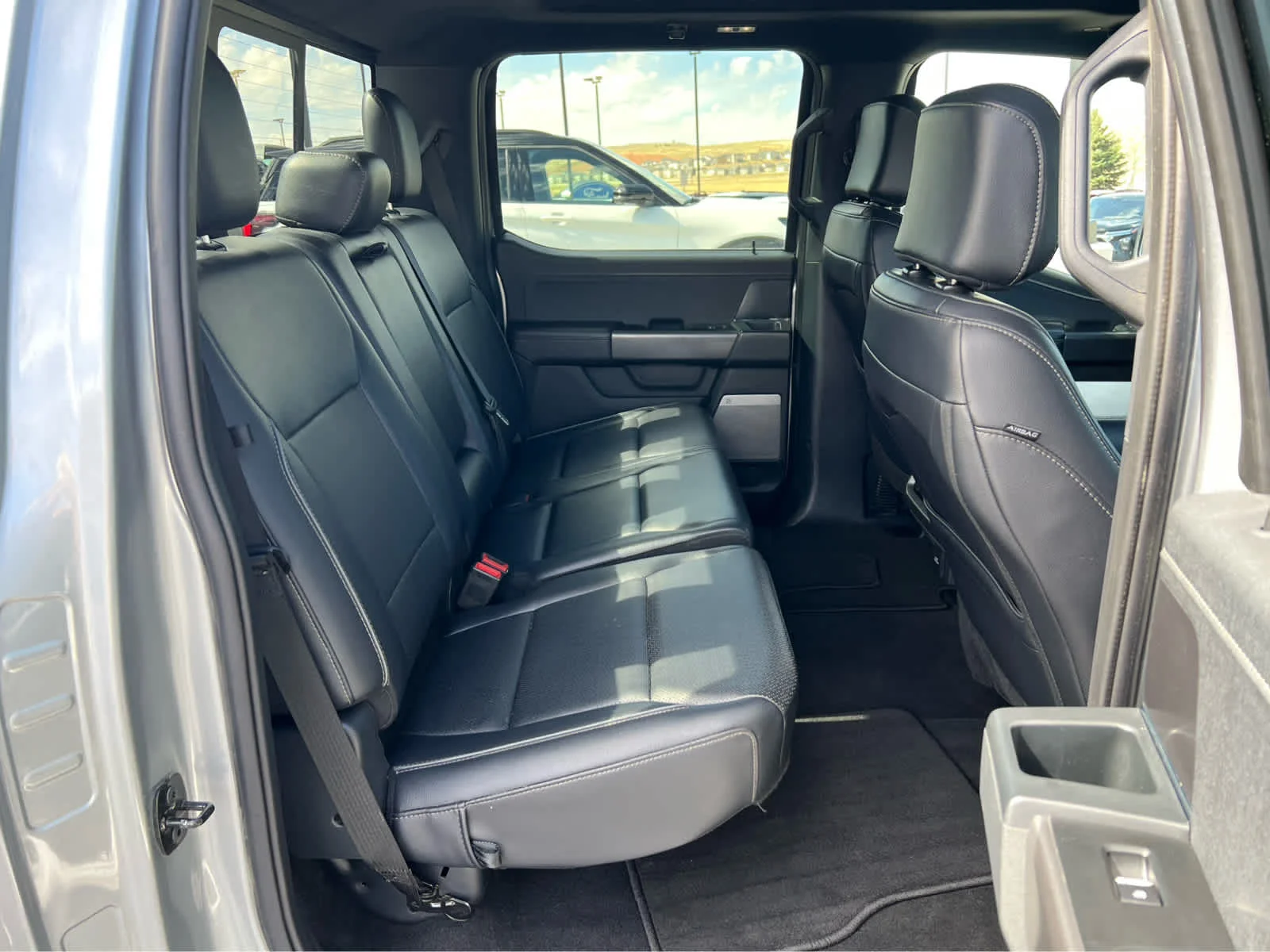 Used 2025 Iconic Silver Metallic Ford LARIAT image 26