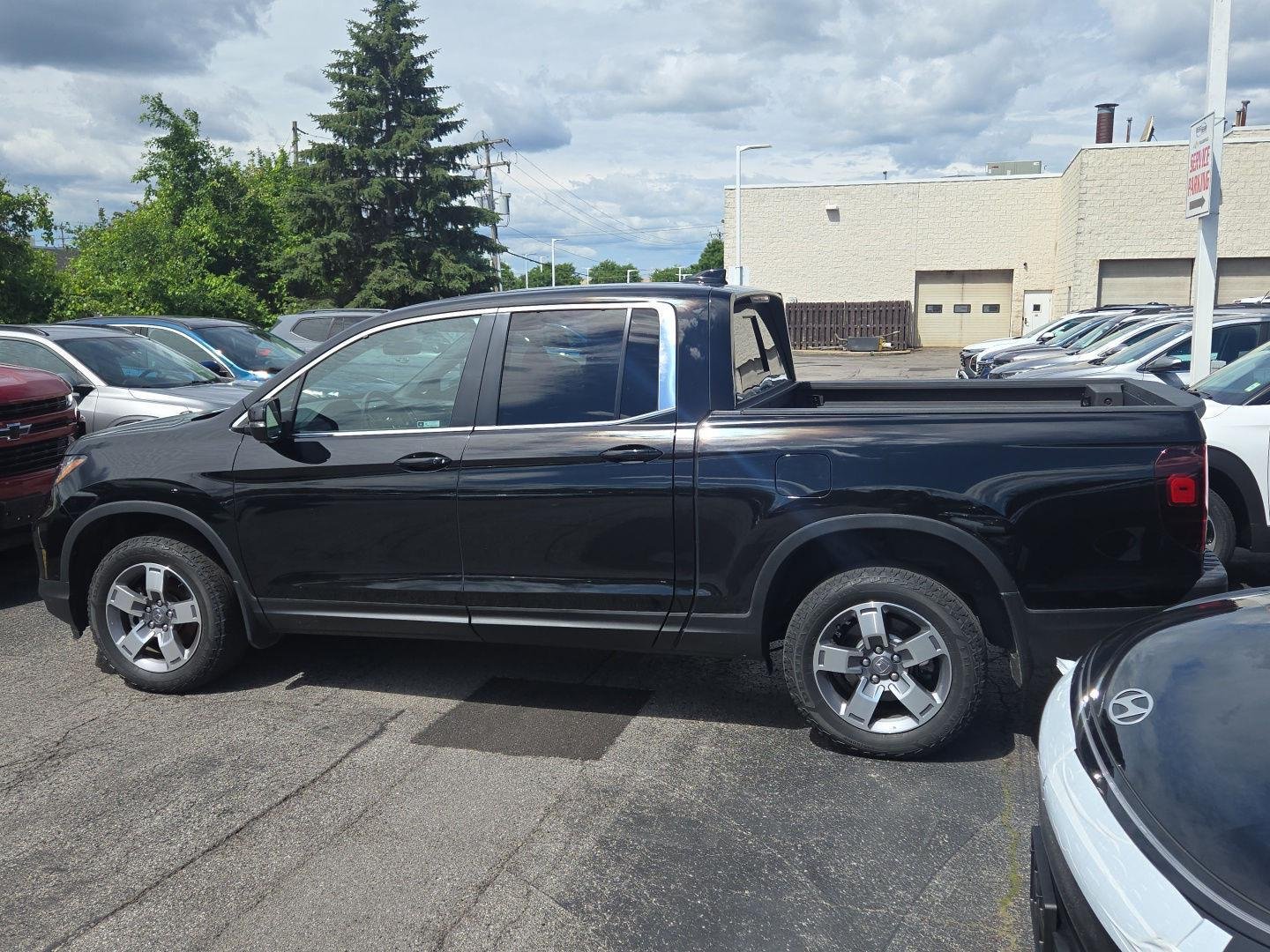 Used 2024 Crystal Black Pearl Honda RTL image 4