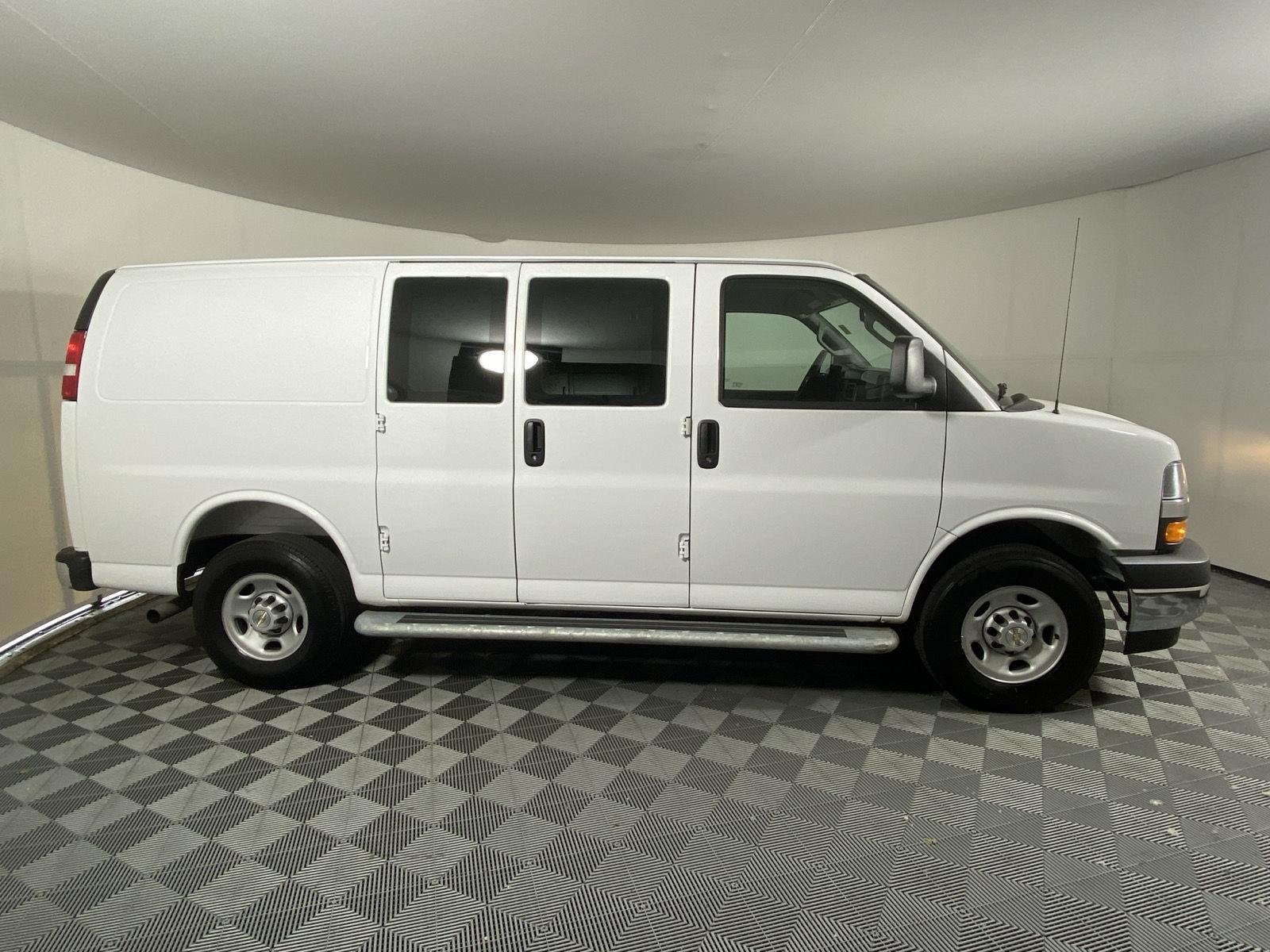 Used 2025 Summit White Chevrolet Work Van image 9