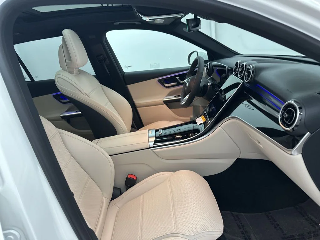 Used 2026 White Mercedes-Benz GLC 300 image 26