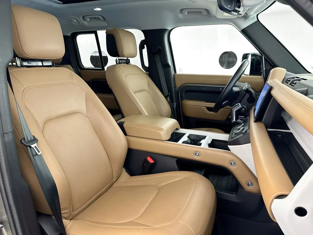 Used 2025 Gray Land Rover S image 29