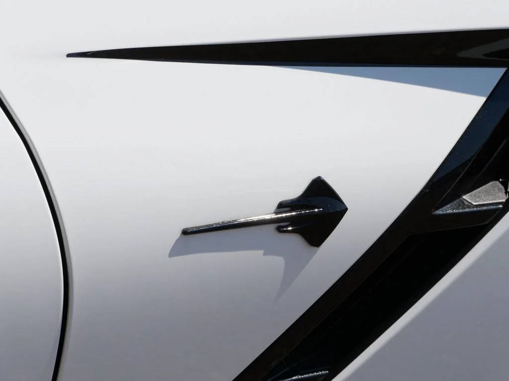 Used 2014 White Chevrolet Base image 11