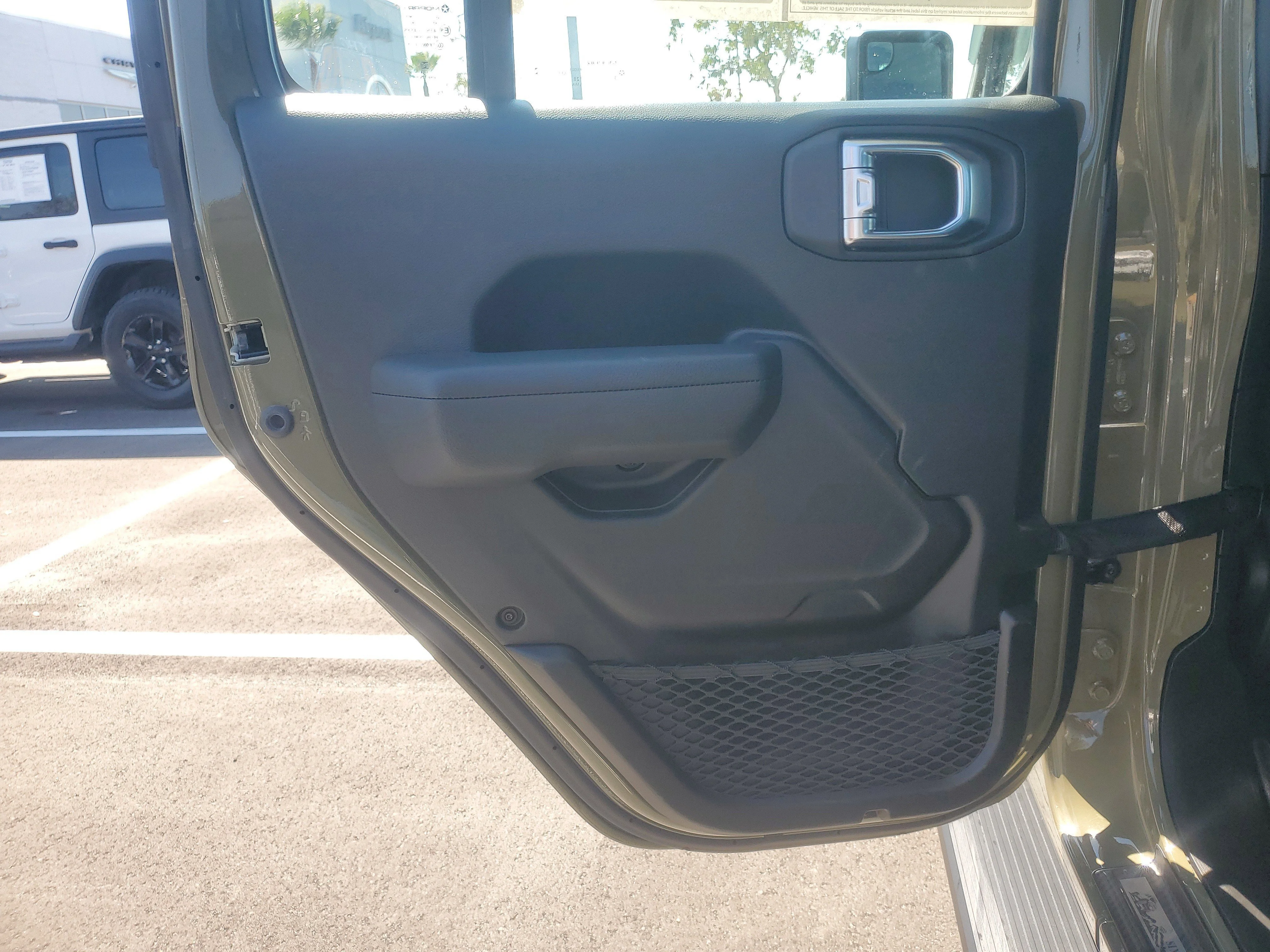 Used 2025 41 Jeep Sport image 18