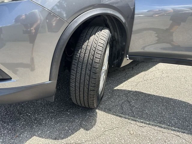 Used 2016 Gray Nissan SV image 32