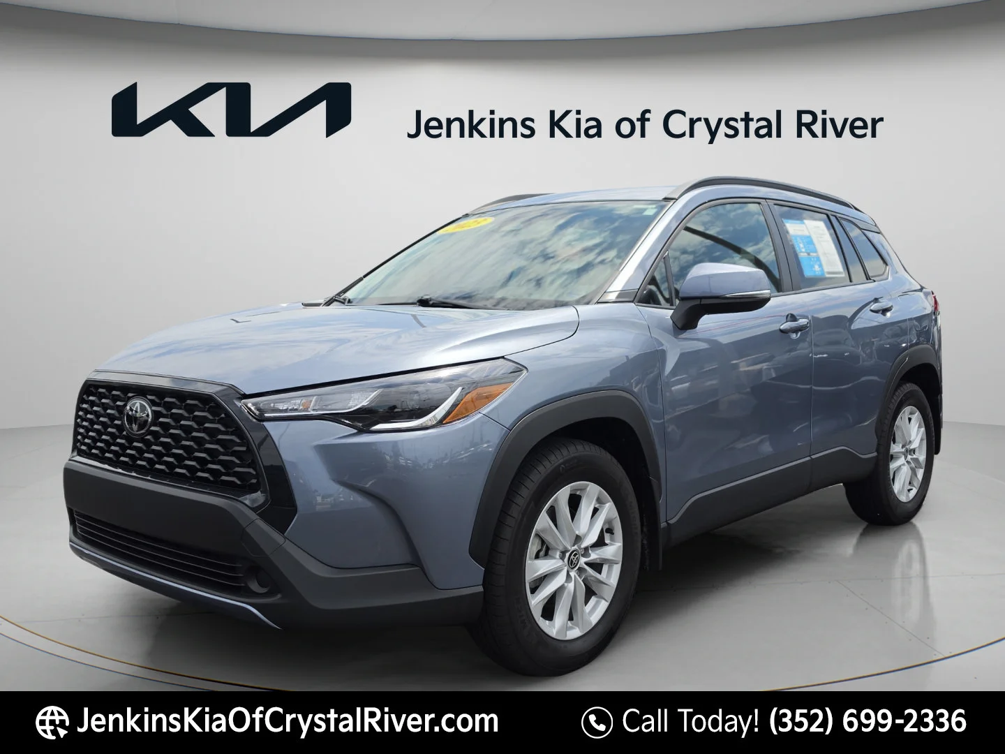 Used 2023 Celestite Toyota LE image 11