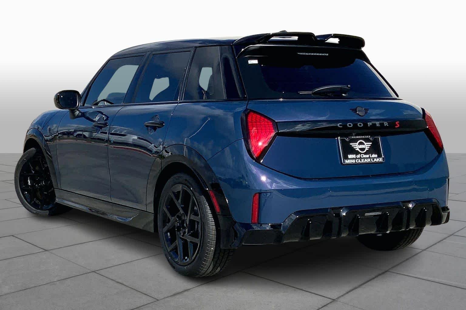 New 2026 Indigo Sunset Blue Metallic MINI Iconic image 12