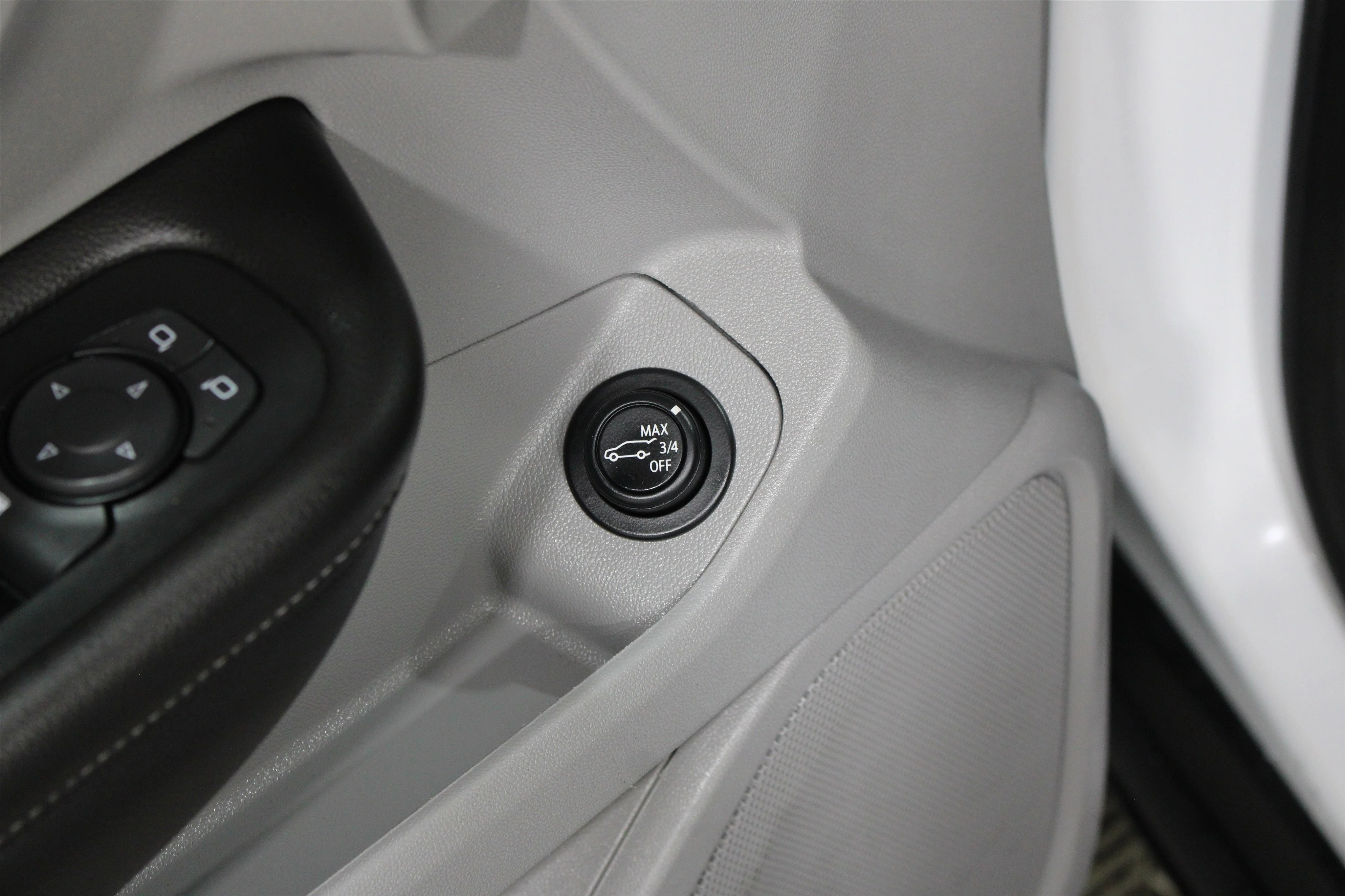2023 GMC Terrain SLT - Photo 8