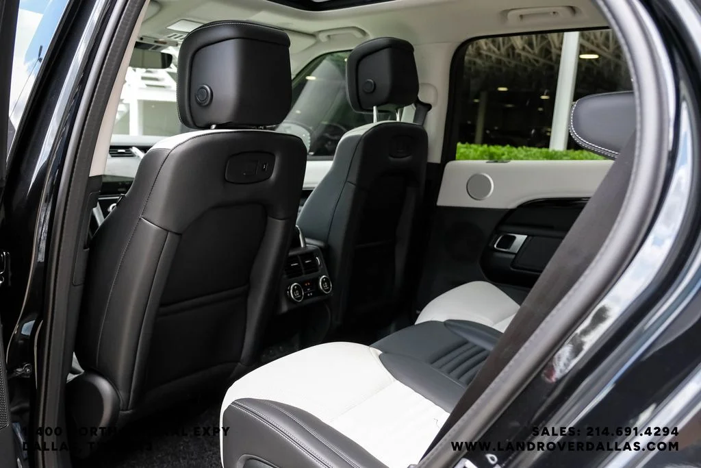 New 2026 Santorini Black Metallic Land Rover S image 38