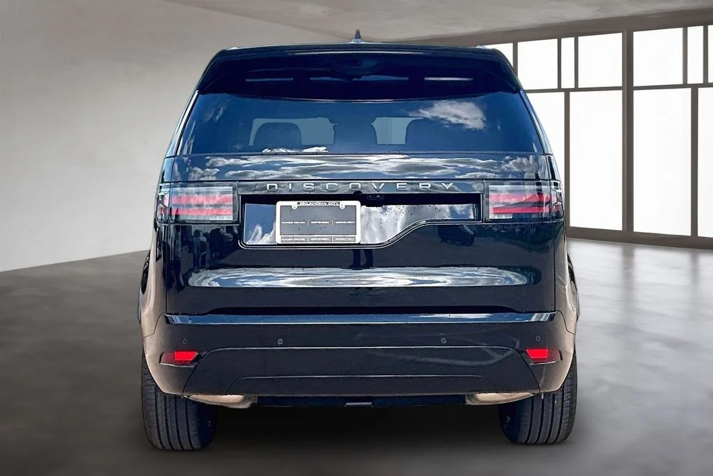 New 2026 Black Land Rover Dynamic SE image 4
