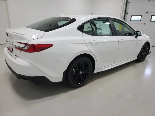 New 2026 Ice Cap Toyota SE image 5