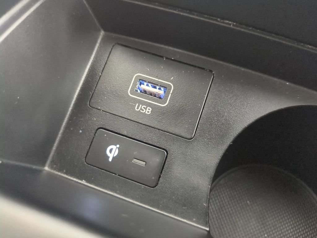 Used 2022 Black Hyundai SEL image 26