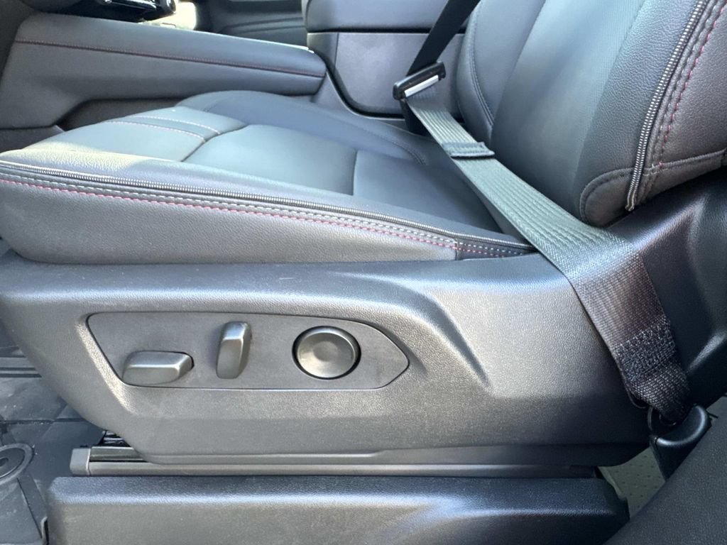 2026 Chevrolet Suburban RST - Photo 20