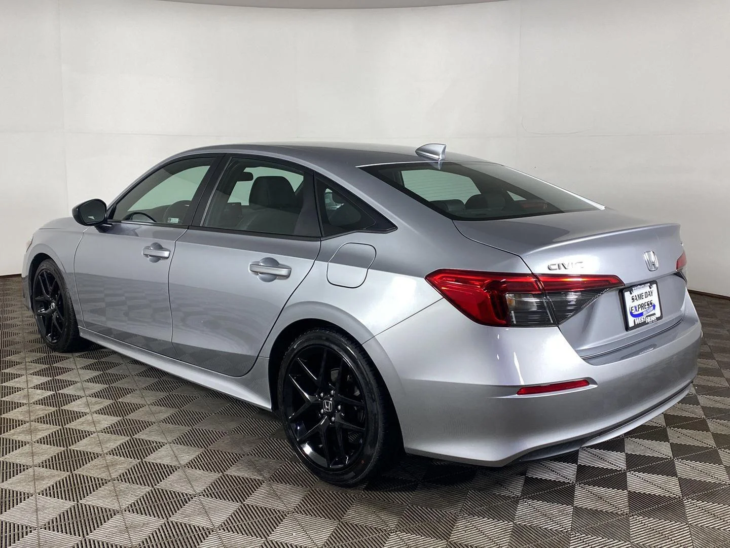 Used 2023 Lunar Silver Metallic Honda Sport image 7