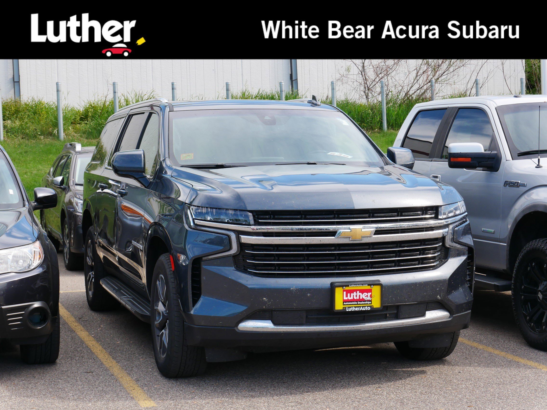 2021 Chevrolet Suburban 4WD 1500 LT's photo