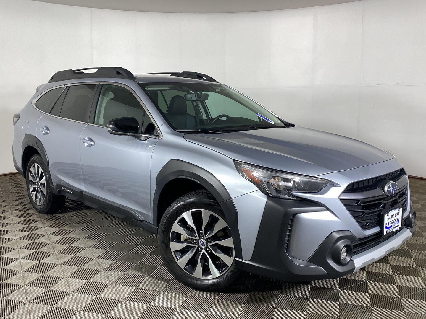 Certified Used 2025 Ice Silver Metallic Subaru Limited image 1