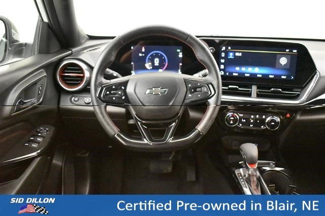 Used 2025 Summit White Chevrolet 2RS image 4