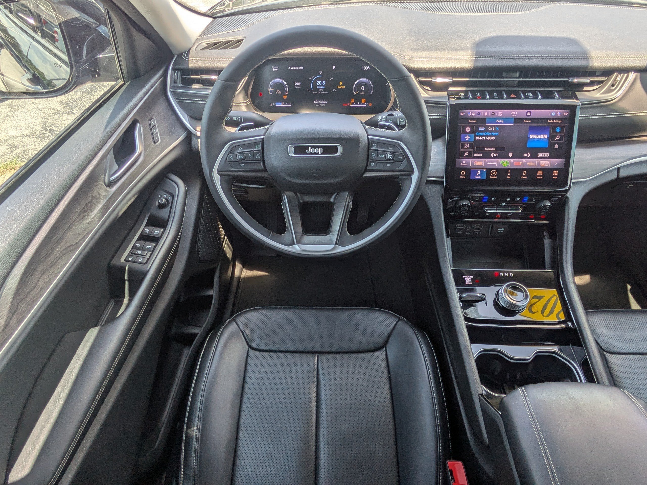Used 2023 Midnight Sky Jeep Limited image 17