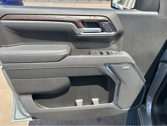 2026 GMC Sierra 1500 SLT - Photo 6