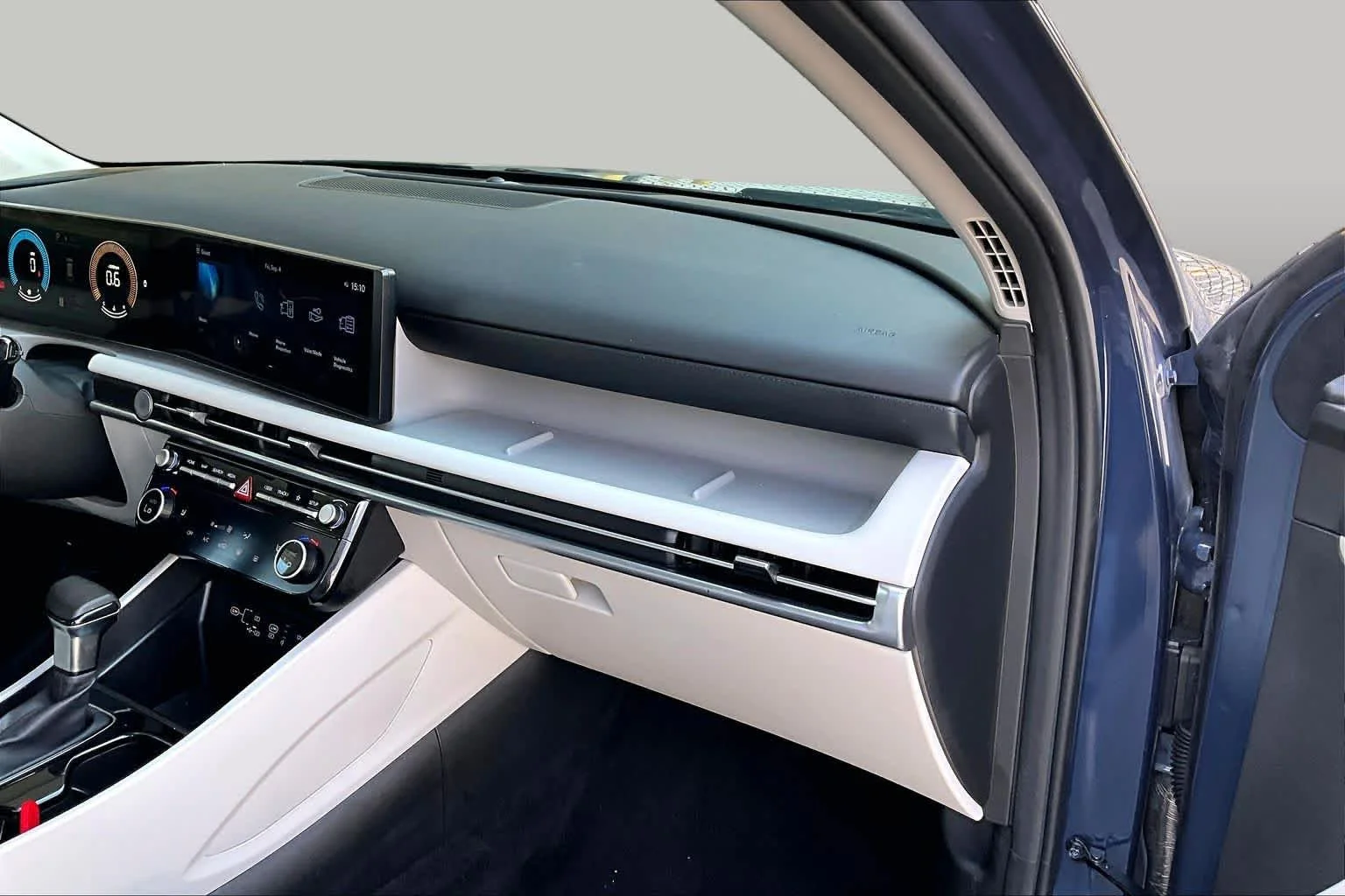 Used 2025 Atlantic Blue Hyundai SEL image 18