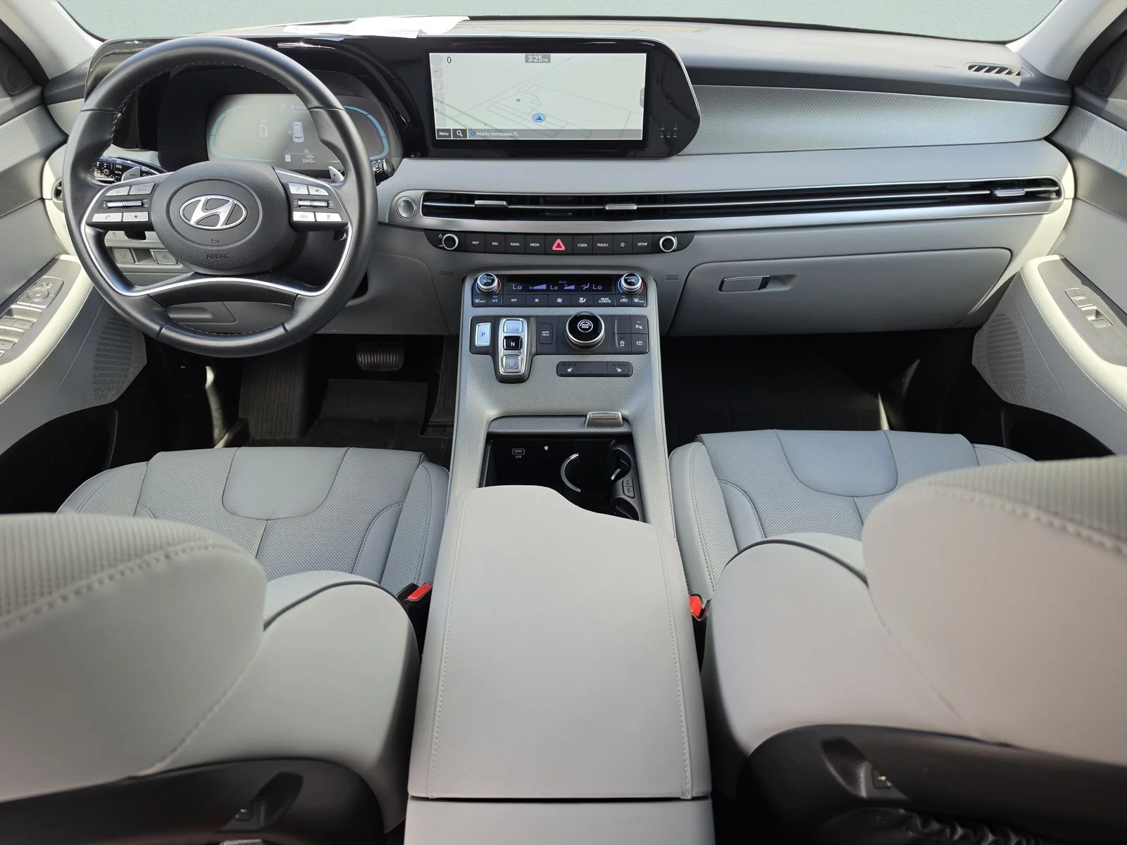 Used 2025 Silver Hyundai SEL image 16