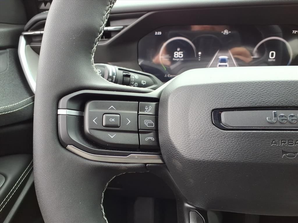New 2026 Sting-Gray Clear-Coat Exterior Paint Jeep Laredo image 17
