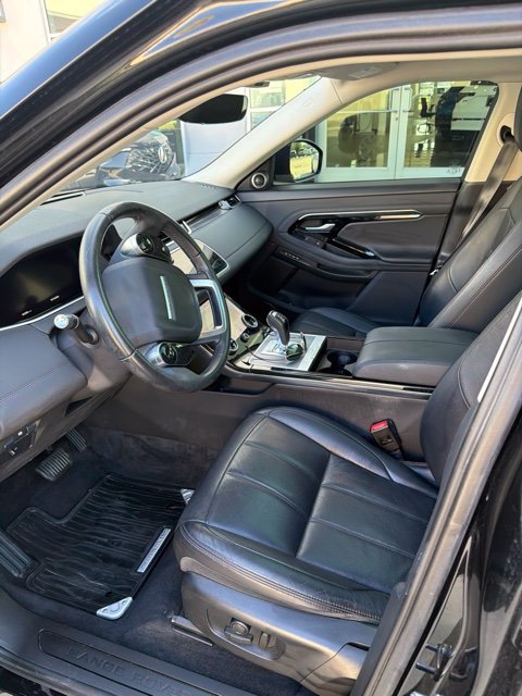 Used 2020 Black Land Rover SE image 2