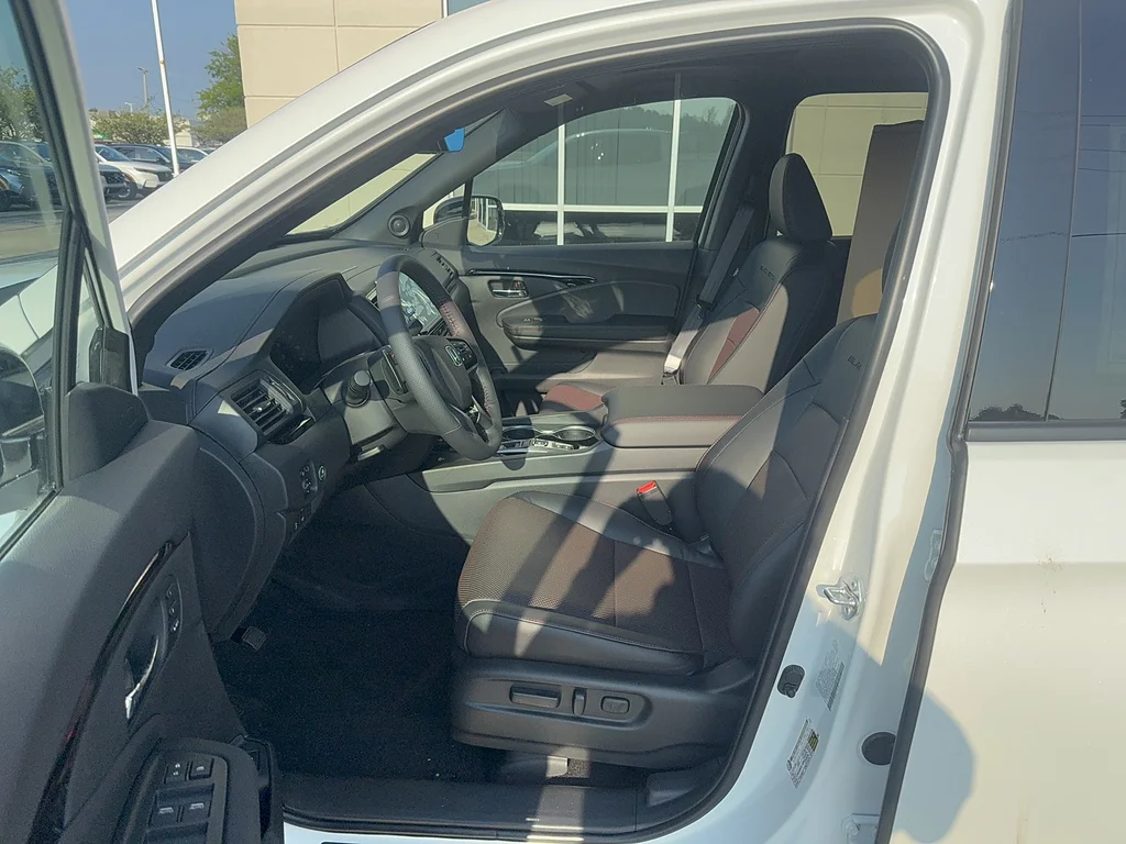 New 2026 Platinum White Pearl Honda Black Edition image 10