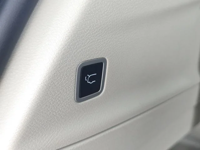 Used 2024 Silver Chrysler Limited image 12