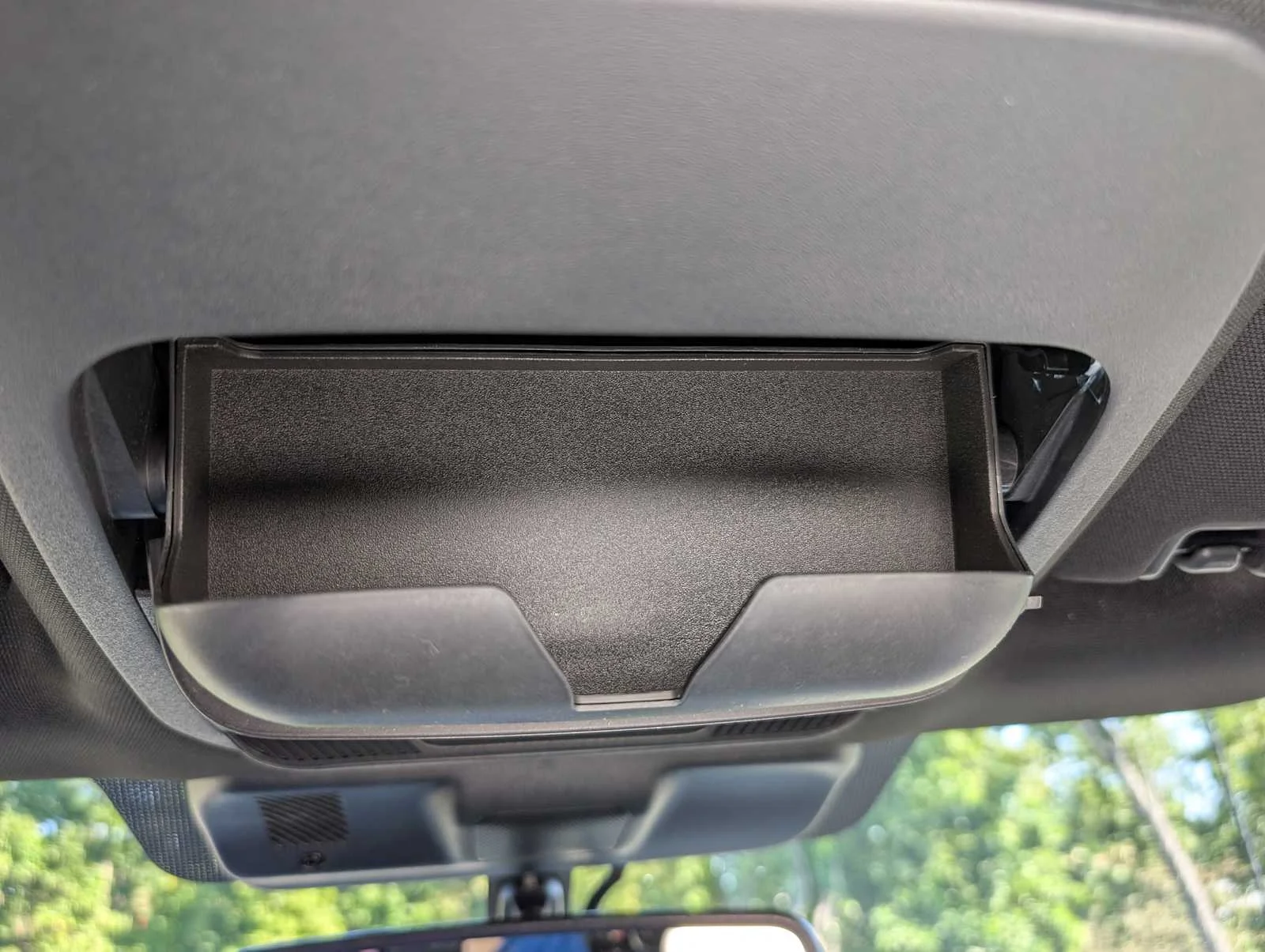 New 2026 Carbonized Gray Metallic Ford XLT image 30